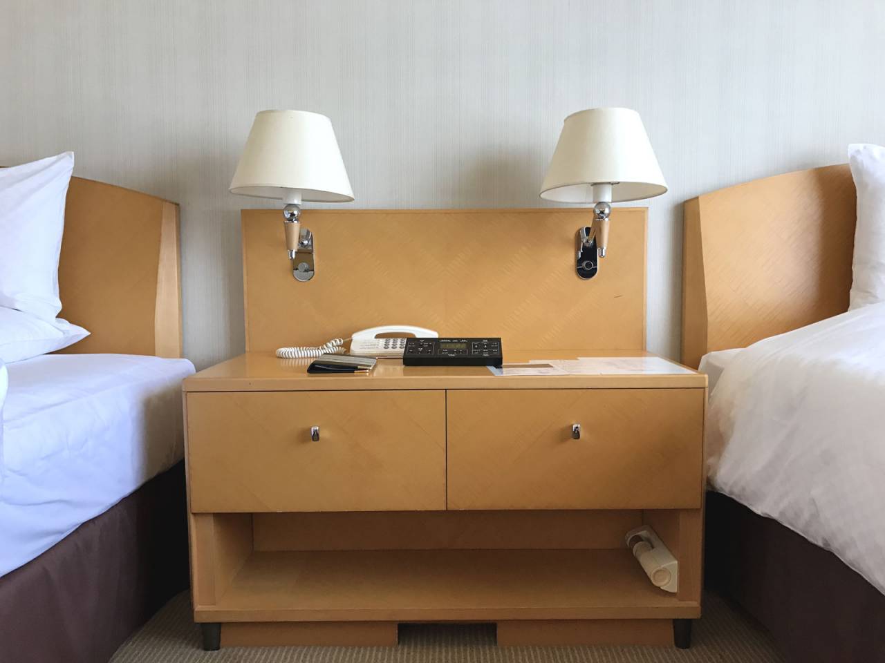 bedroom03