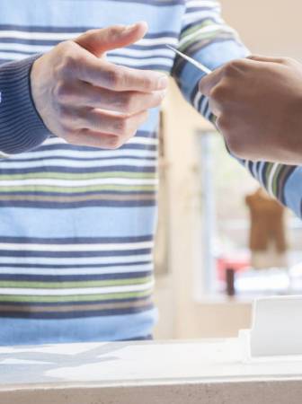 consumers-shopping-for-clothes_rkp-ypuchj